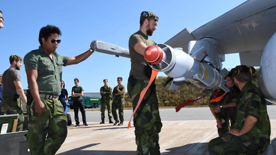 İsveç’te orman yangınına bombalı müdahale