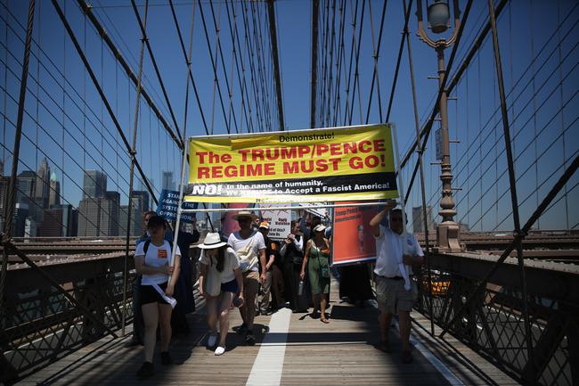 ABD’de Trump’ın göçmen politikasına tepki çığ gibi büyüyor