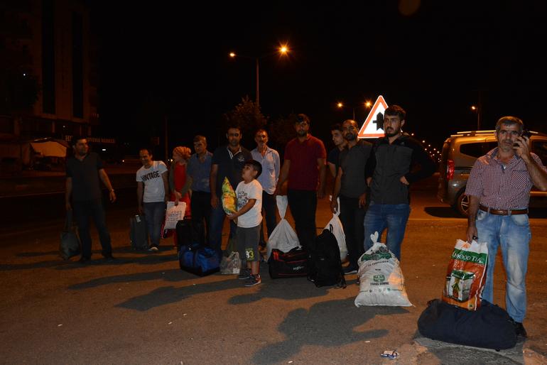 Otobüs firması İstanbul’a giden 20 yolcuyu yolda bıraktı