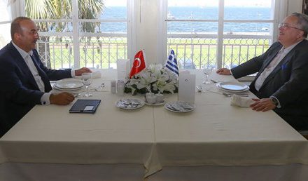 Türk ve Yunan Dışişleri bakanları İzmir’de bir araya geldi