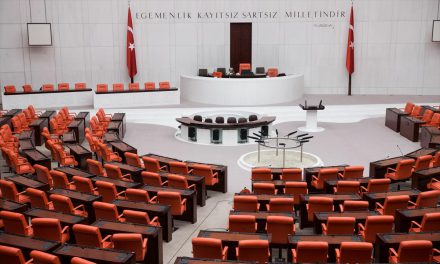 Cumhurbaşkanı Erdoğan ile MHP lideri Bahçeli Meclis’te görüşüyor