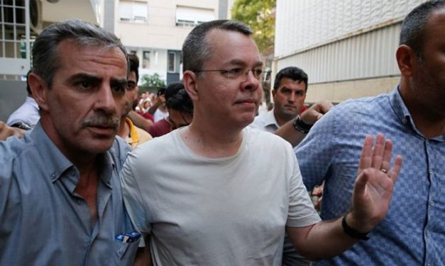 Brunson evine Türk bayrağı astı