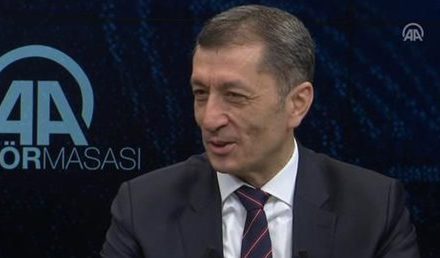 Bakan Selçuk: Sözleşmeli öğretmenler tayin isteme hakkına sahip olacak