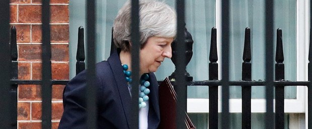 May: Brexit oylaması ertelendi  May: Brexit oylaması ertelendi