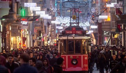 İstiklal Caddesi eski günlerine mi döndü? (Boş dükkan yok)