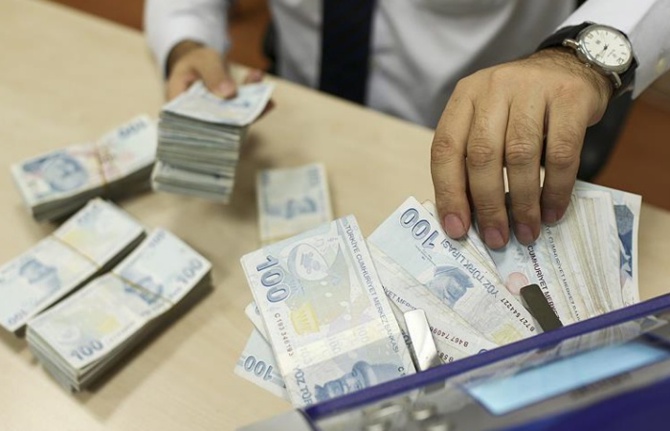 Hazine 4,7 milyar lira borçlandı