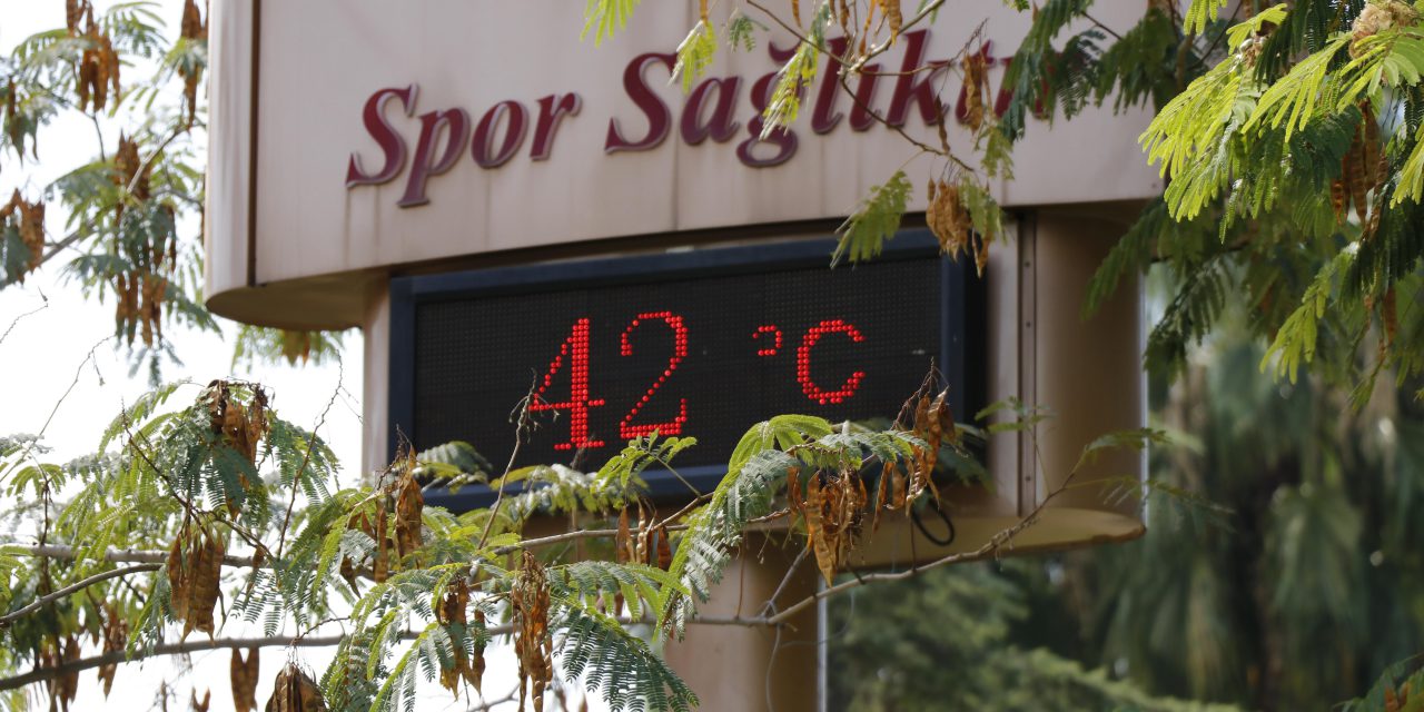 Adana’da termometreler 42’yi gördü