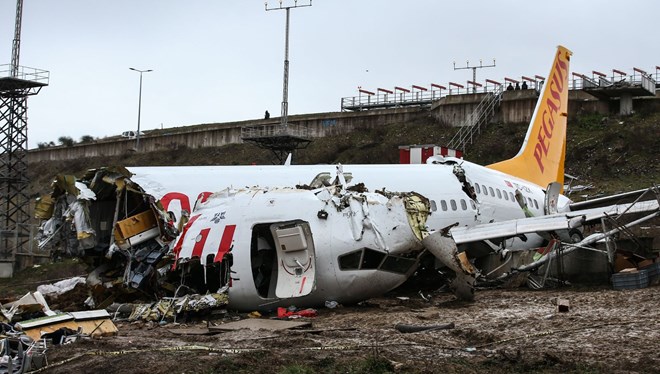 İstanbul Valisi Yerlikaya’dan uçak kazasında yaralananlarla ilgili açıklama