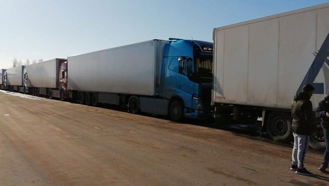 Rusya sınırında bekleyen TIR’lardaki 5 bin ton domates çöpe gidecek