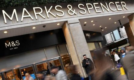 Marks & Spencer 7 bin kişiyi işten çıkarıyor