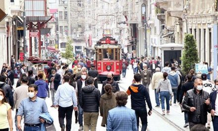 Bilim Kurulu üyesinden İstanbul uyarısı: Üçüncü dalgaya girdik