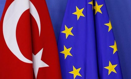 Reuters’ın haberine göre Avrupa Birliği, Türkiye Petrolleri Anonim Ortaklığı’ndaki (TPAO) üst düzey yöneticileri kara listeye alma planlarını askıya aldı.
