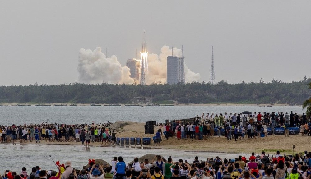 Çin’in uzaya gönderdiği roket kontrolden çıktı: Her yere düşebilir