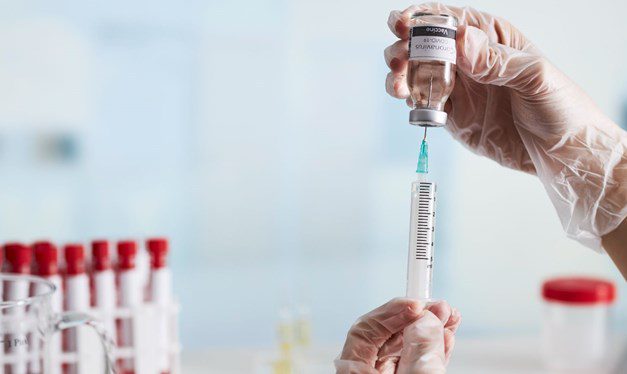 Bakan Koca duyurdu: Aşı randevularında yaş sınırı 30’a indi