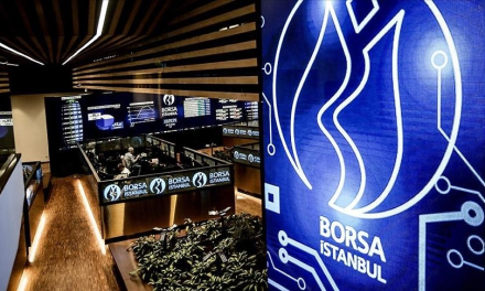 <a href="https://www.aa.com.tr/tr/ekonomi/borsa-gunu-rekorlarla-tamamladi/2750251">Borsa günü rekorlarla tamamladı</a>